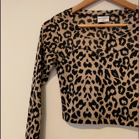 PAC SUN Leopard Mesh Crop Top - Picture 3 of 11